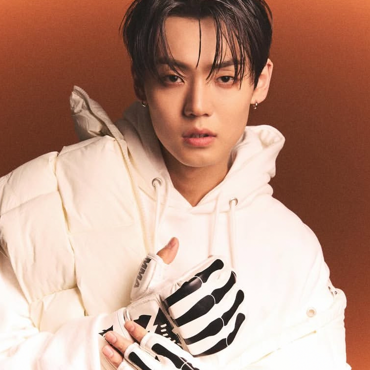 Latest photo of Chan (A.C.E)