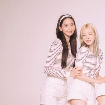 Signature photo of Girls' Generation capturing their charm