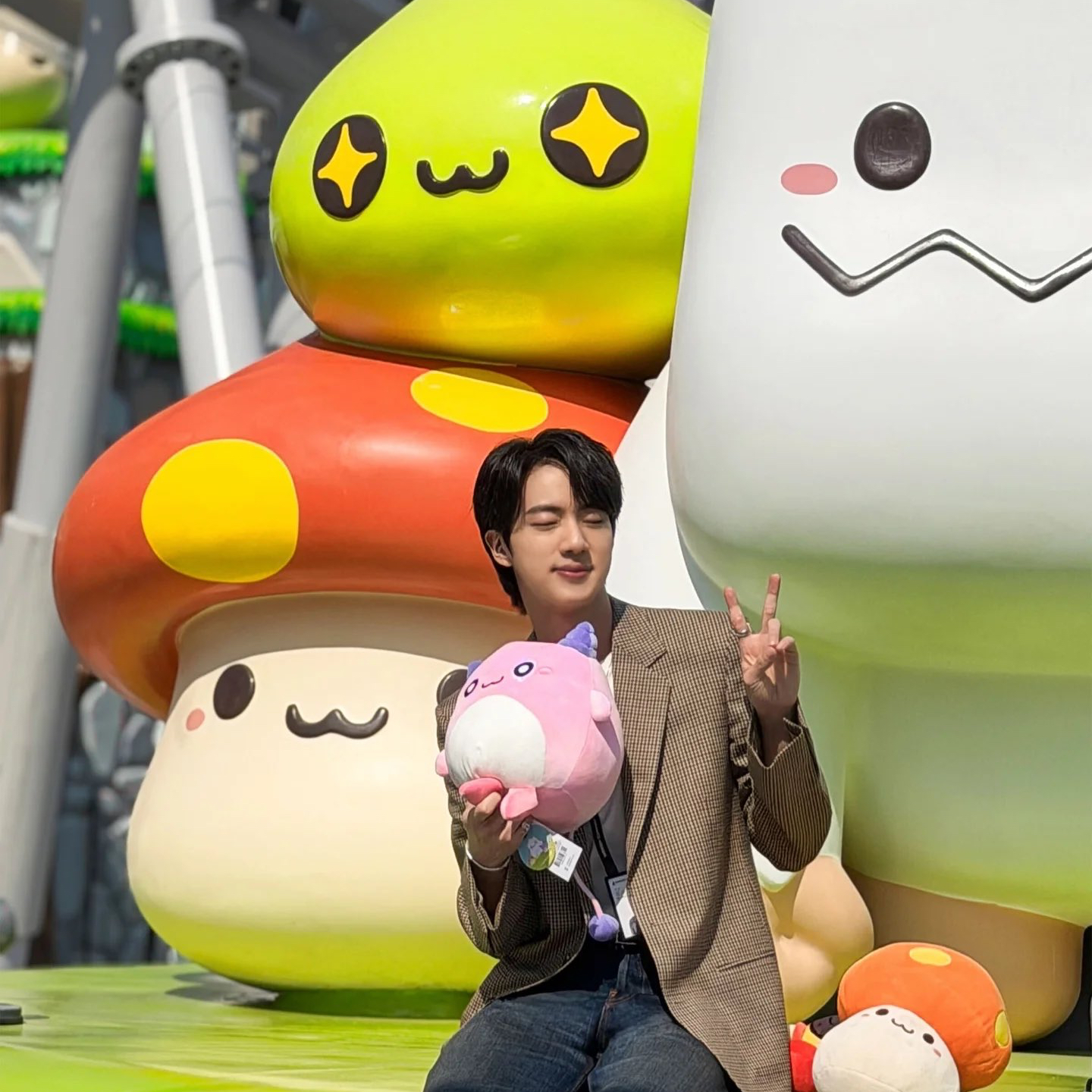 Momen yang diabadikan oleh penggemar Jin (BTS)