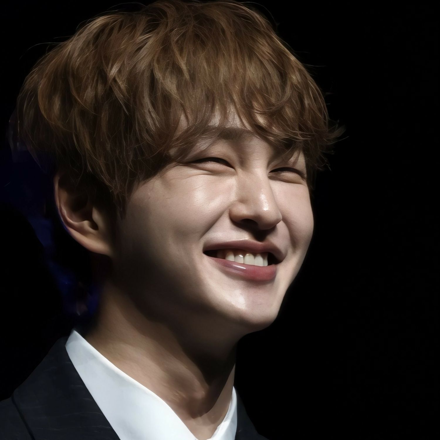 Recent activity shot of Onew (SHINee)