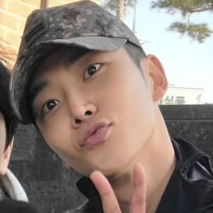 로운의 비하인드 컷