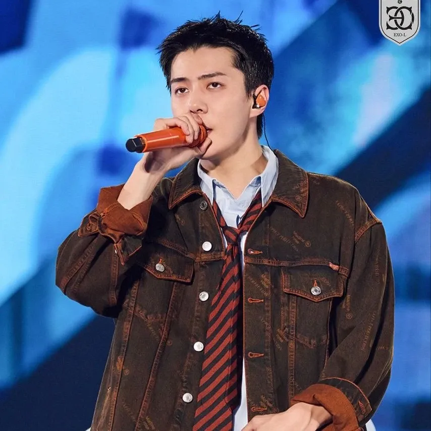 Behind-the-scenes cut of EXO