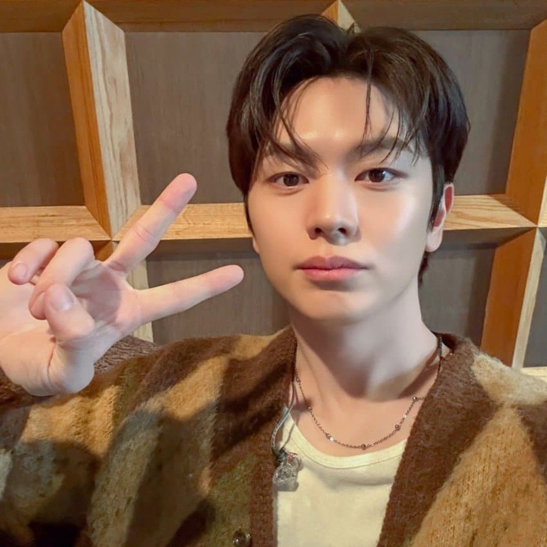 Behind-the-scenes cut of Yook Sungjae (BTOB)