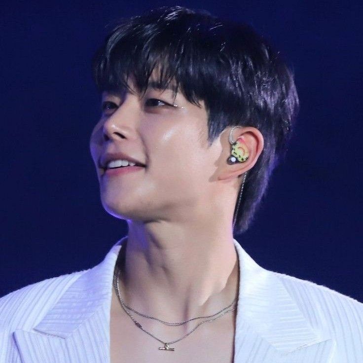 Behind-the-scenes cut of MJ (ASTRO)