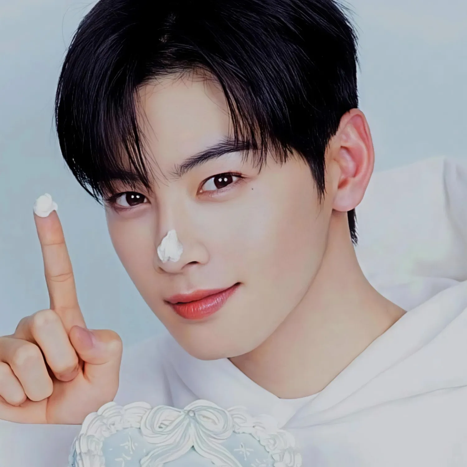 Recent activity shot of Eunwoo (ASTRO)