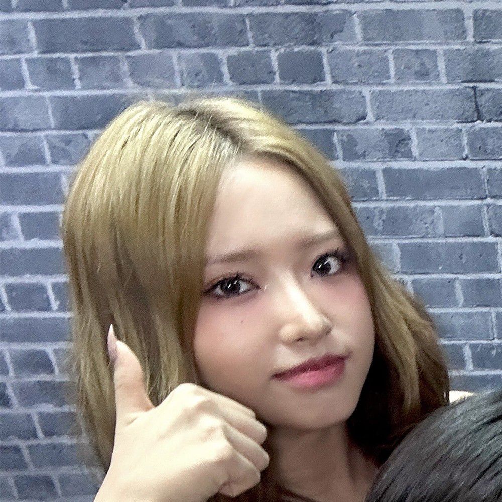 A moment captured by Loossemble's fan