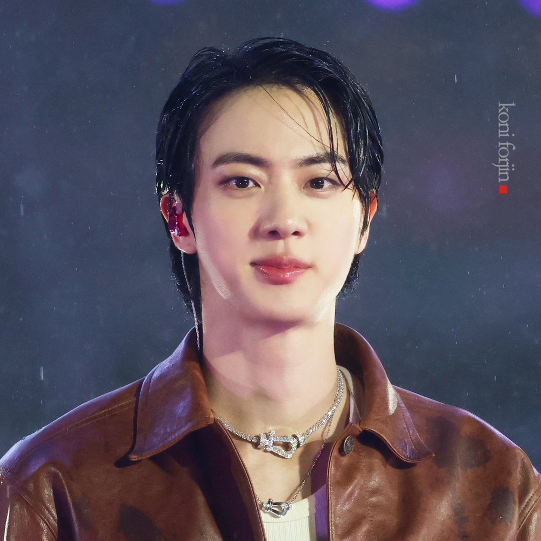Momen yang diabadikan oleh penggemar Jin (BTS)