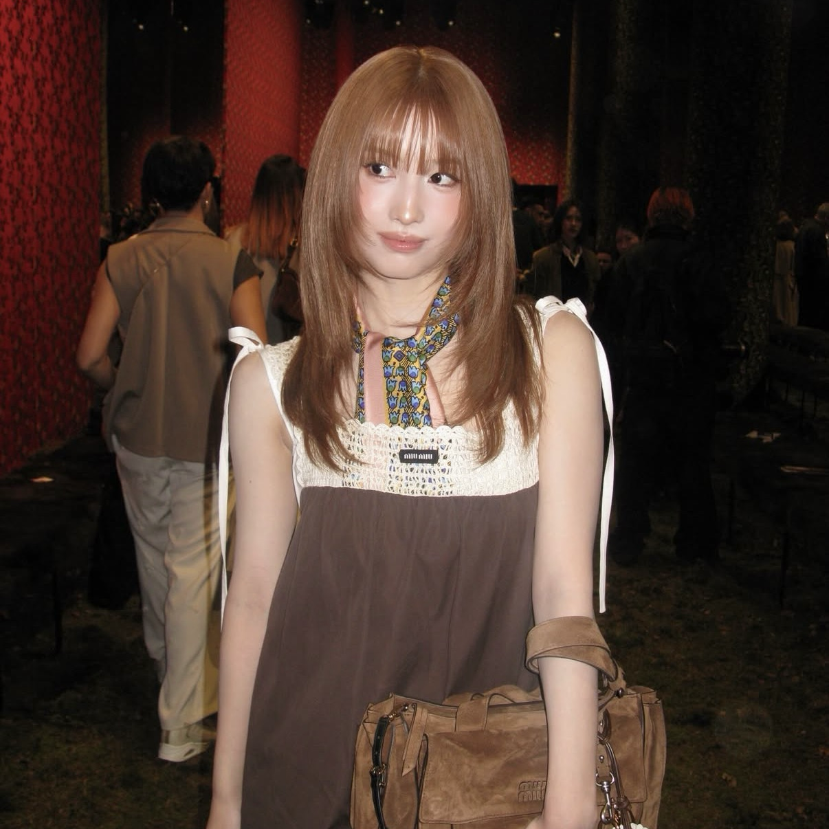 Momo (TWICE)的幕後花絮