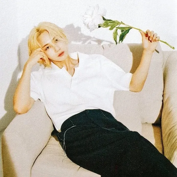 Recent activity shot of Jeonghan (SEVENTEEN)