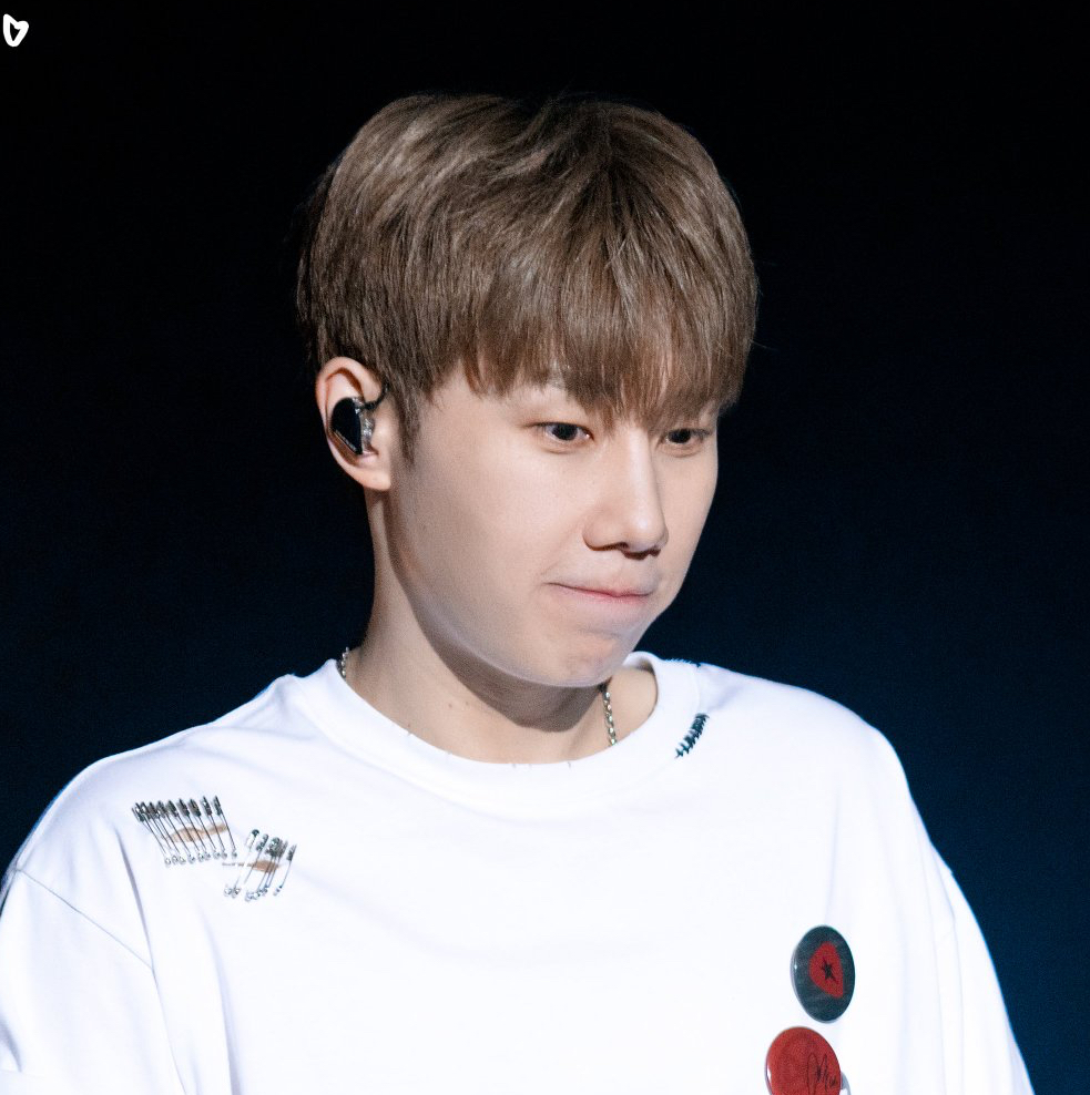 Behind-the-scenes cut of Sungkyu (INFINITE)