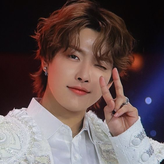 Behind-the-scenes cut of Hongjoong (ATEEZ)