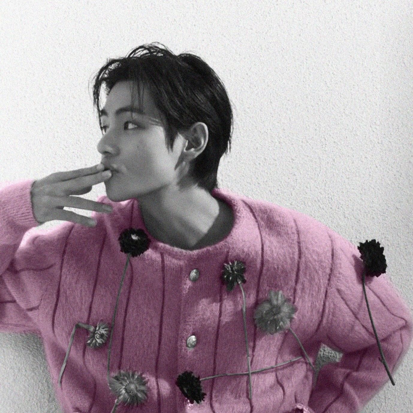 A moment captured by V (BTS)'s fan