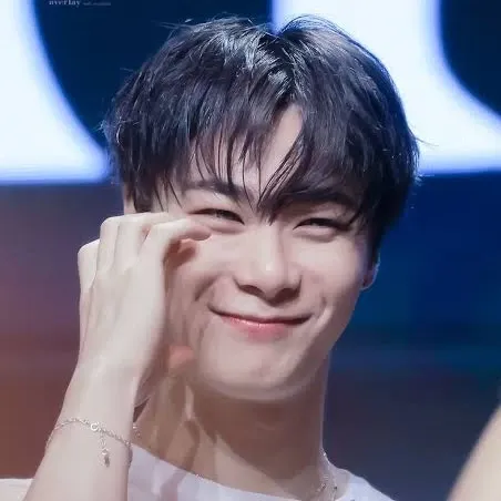 Latest photo of Moonbin (ASTRO)