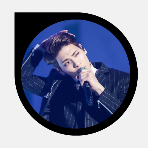 A moment captured by Jonghyun (SHINee)'s fan