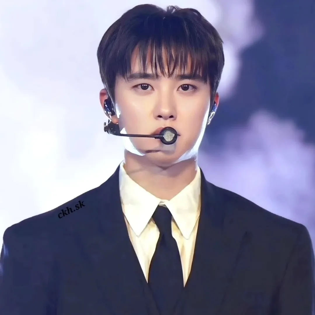 Momen yang diabadikan oleh penggemar D.O. (EXO)