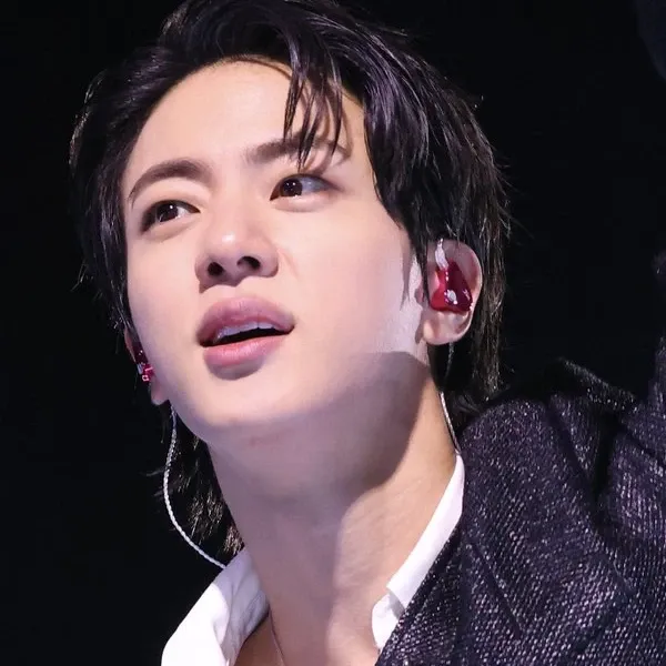 진 (방탄소년단)의 비하인드 컷