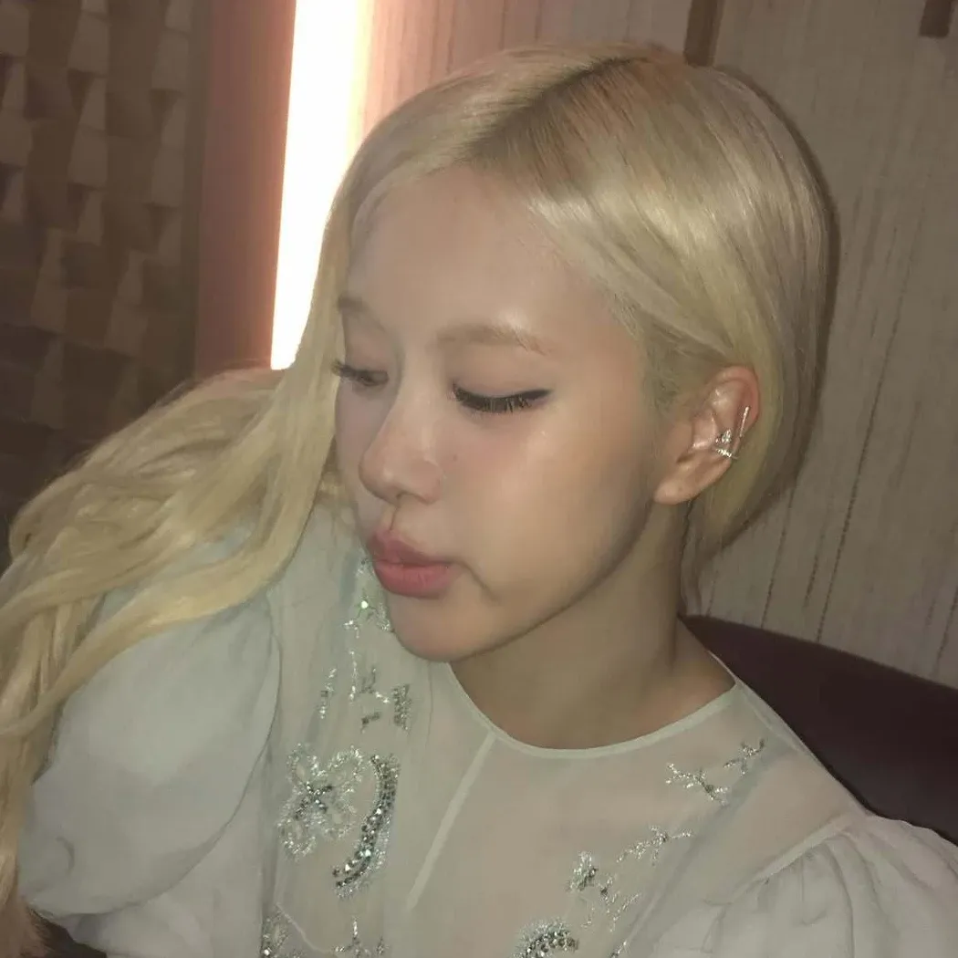 로제 (BLACKPINK) 최근 활동샷
