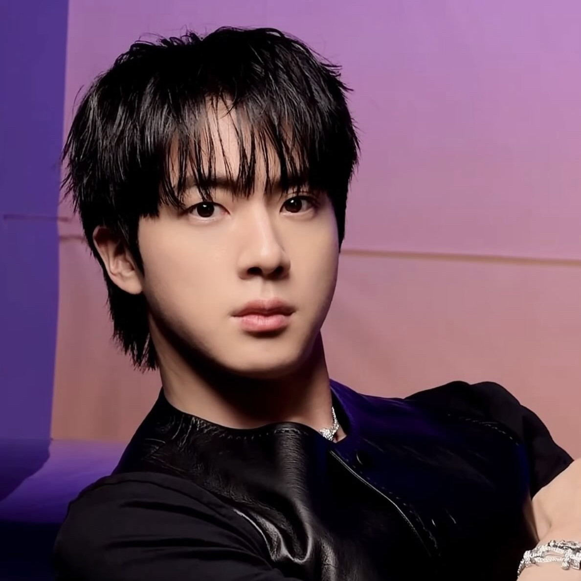 Behind-the-scenes cut of Jin (BTS)
