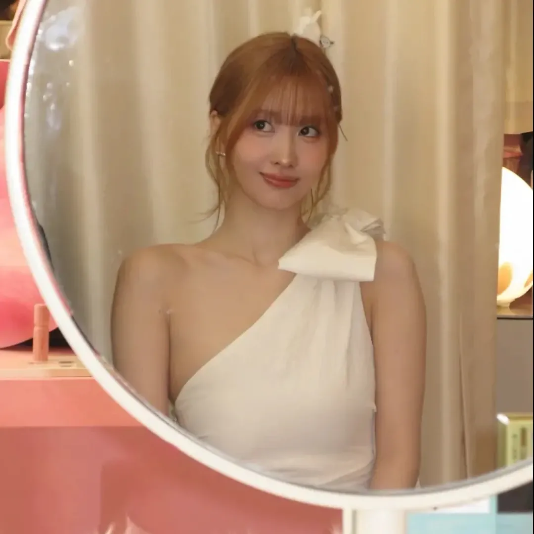 모모 (TWICE) 최근 활동샷