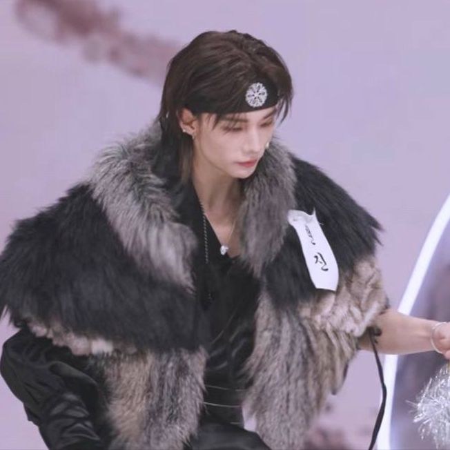 Latest photo of Hyunjin (Stray Kids)