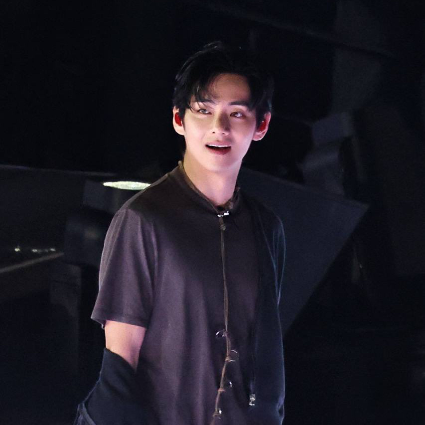 Momen yang diabadikan oleh penggemar V (BTS)