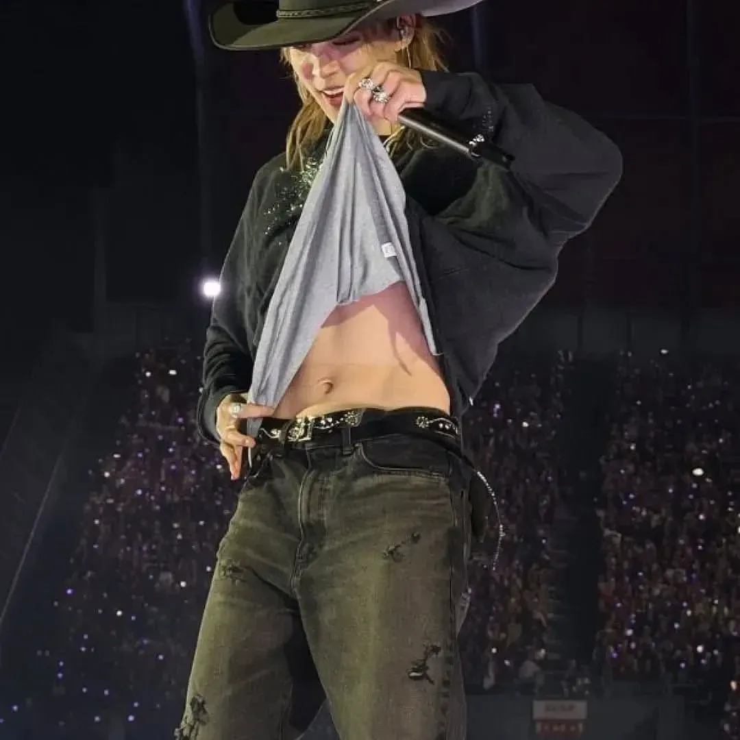 Foto aktivitas terbaru Jimin (BTS)