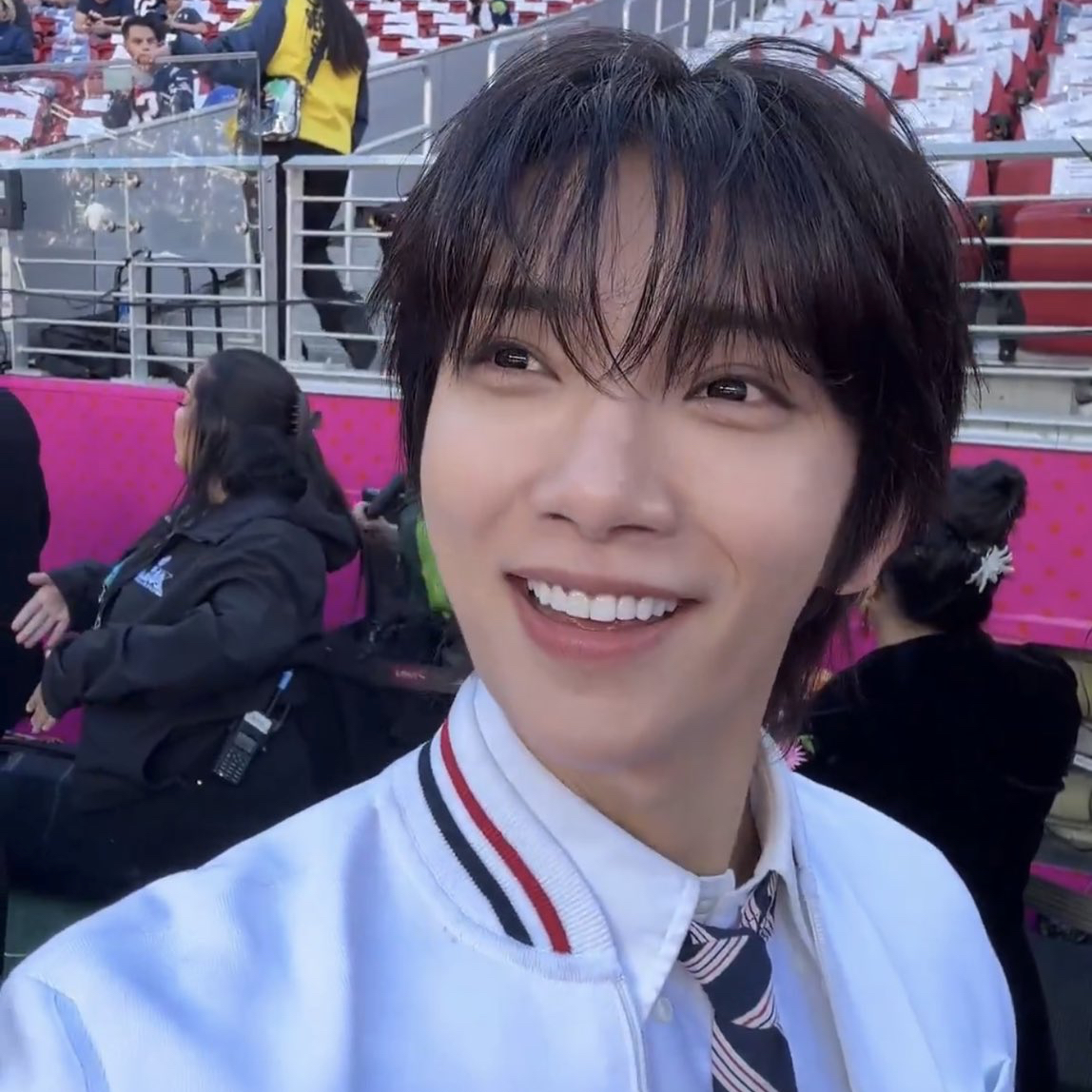 Recent activity shot of Joshua (SEVENTEEN)