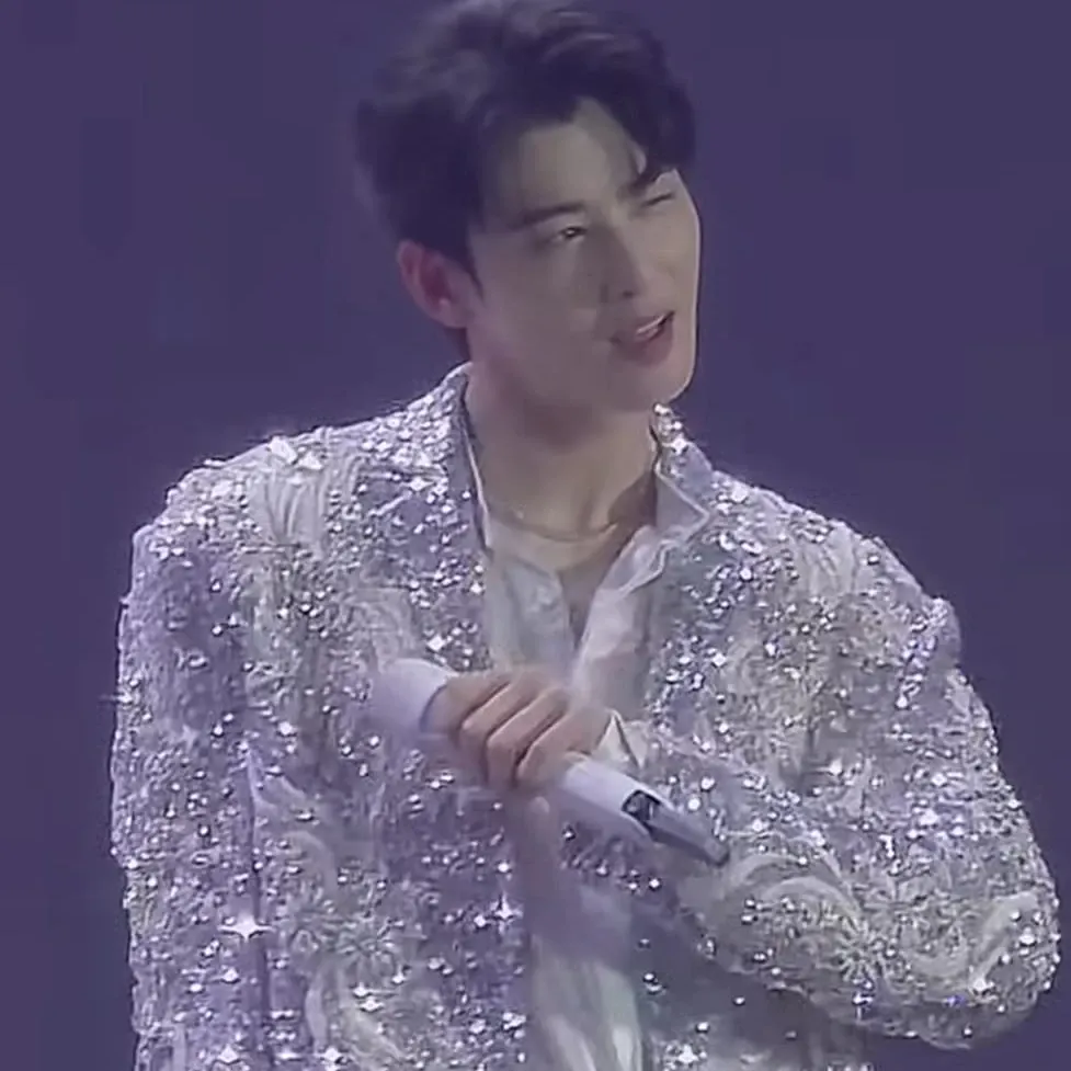 아스트로 최근 활동샷