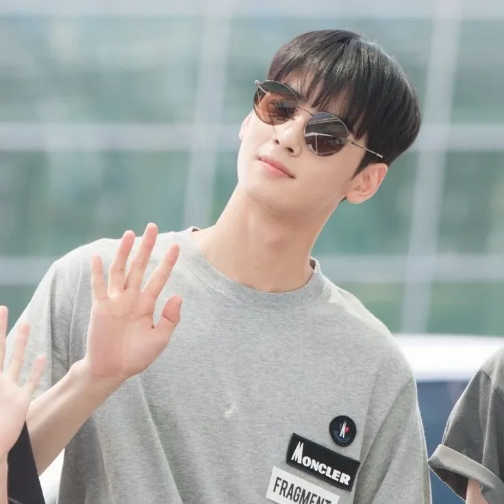 Recent activity shot of Eunwoo (ASTRO)