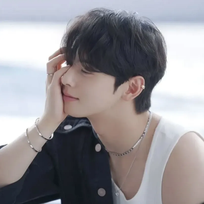 Recent activity shot of Eunwoo (ASTRO)