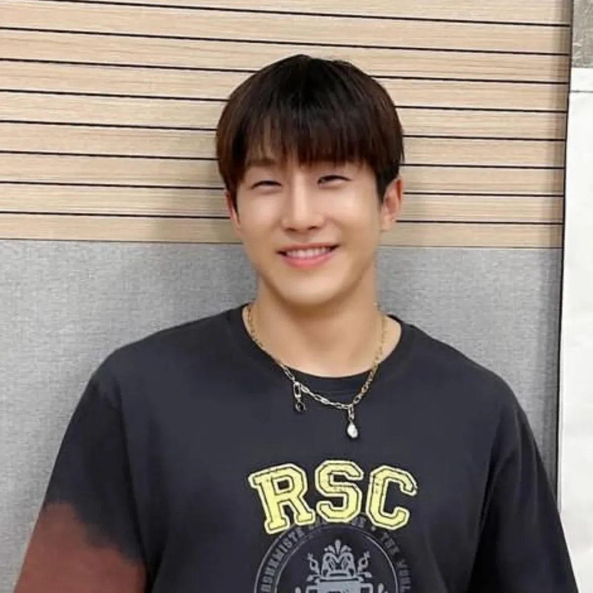 Latest photo of Jinjin (ASTRO)