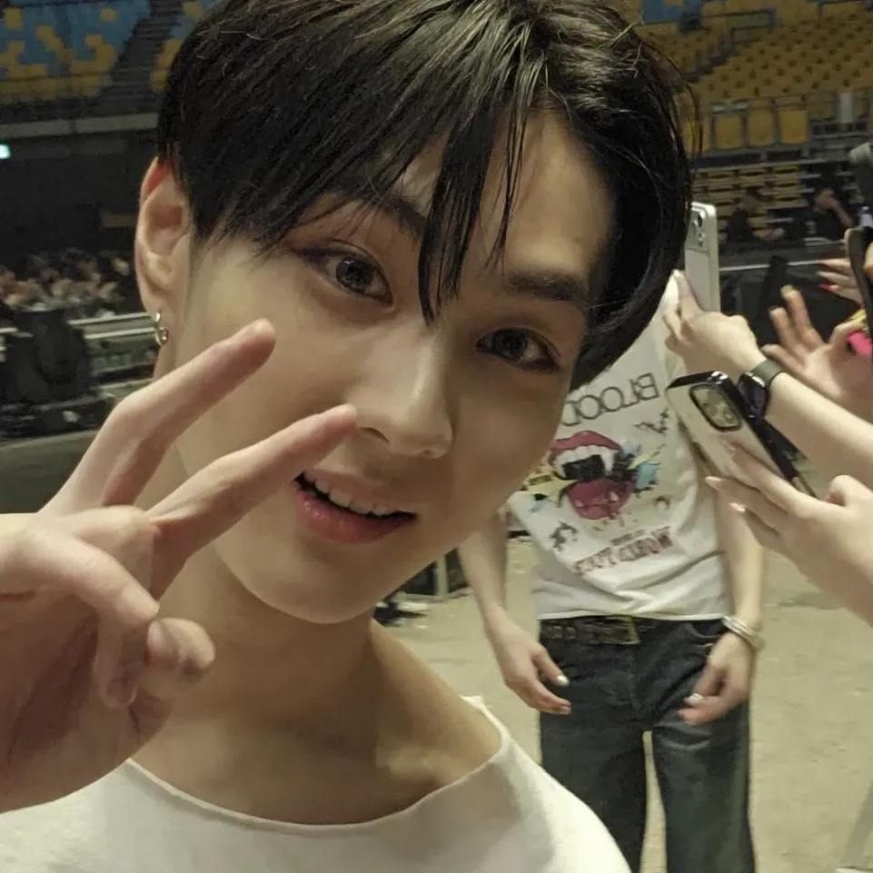 Foto aktivitas terbaru Jungwon (ENHYPEN)