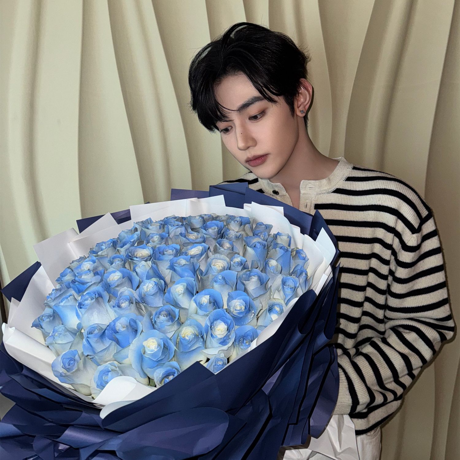 Behind-the-scenes cut of Zhang Hao (ZEROBASEONE)