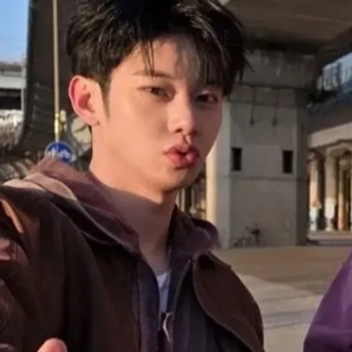 Behind-the-scenes cut of AB6IX