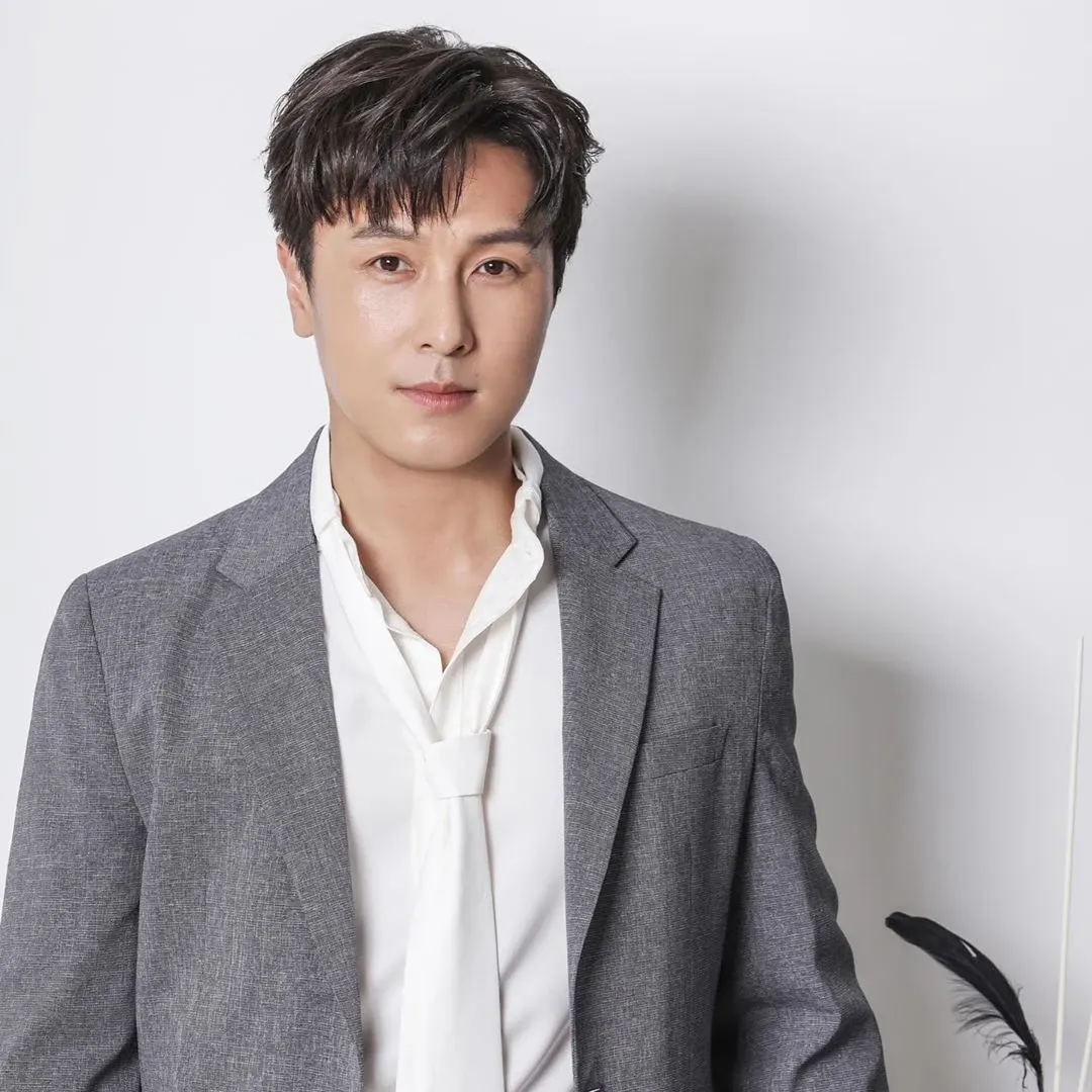 Potret di balik layar Kim Dongwan (SHINHWA)