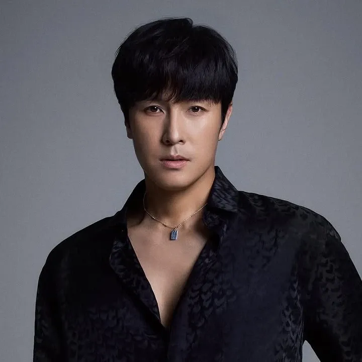 Latest photo of Kim Dongwan (SHINHWA)