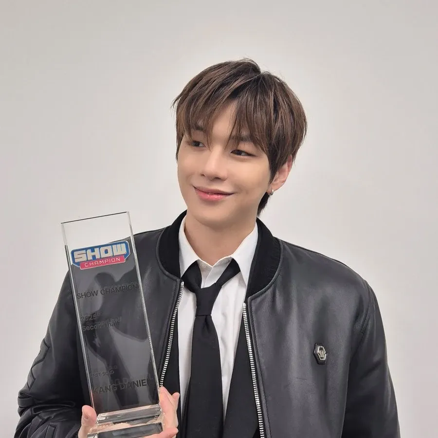 강다니엘의 비하인드 컷