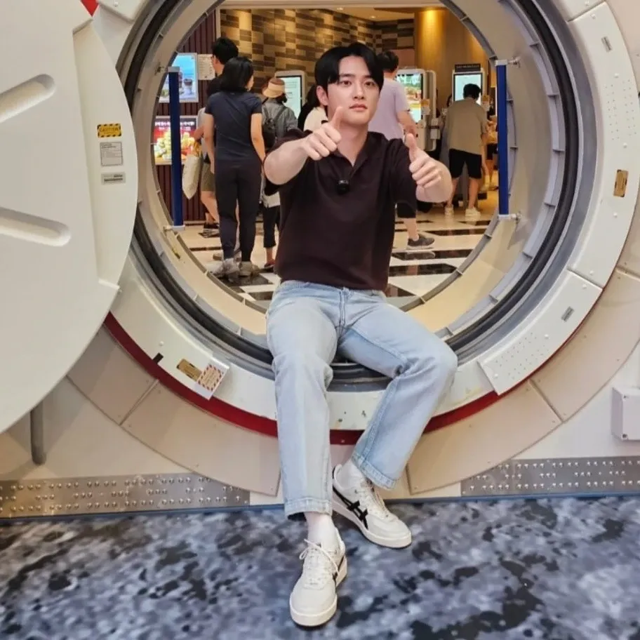 Momen yang diabadikan oleh penggemar D.O. (EXO)