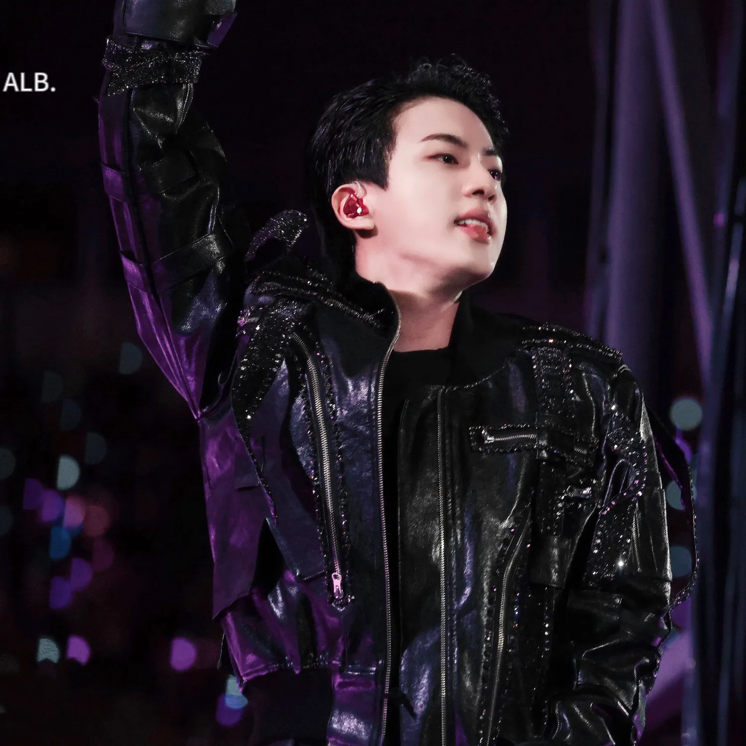 Momen yang diabadikan oleh penggemar Jin (BTS)