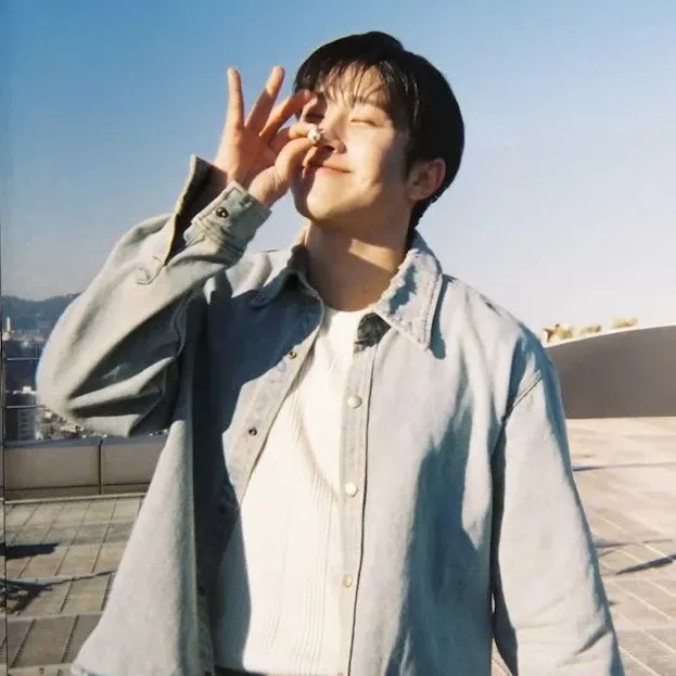 Latest photo of Jinjin (ASTRO)