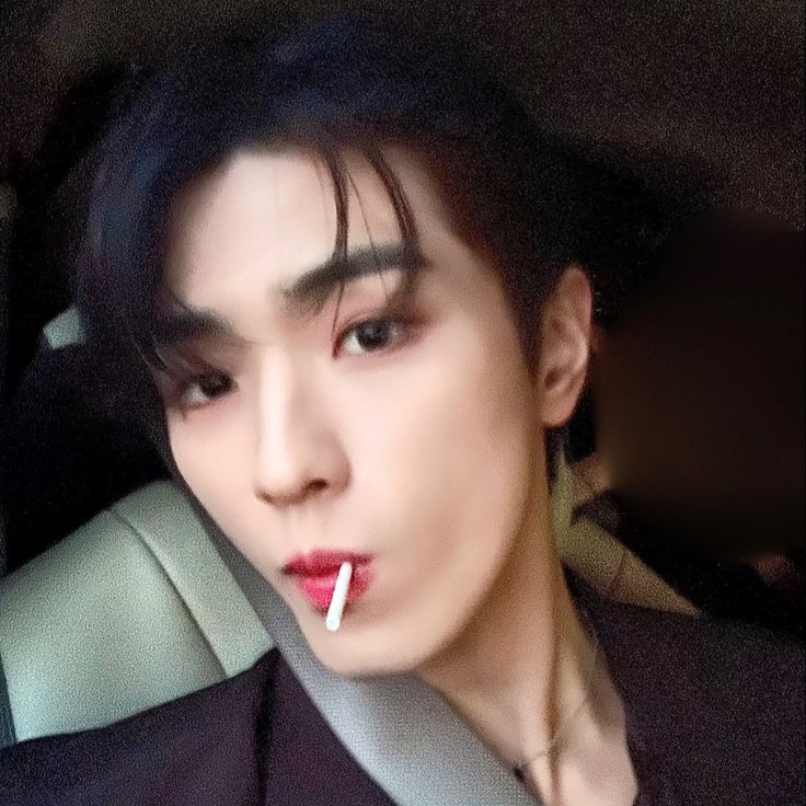 Behind-the-scenes cut of Yonghee (CIX)