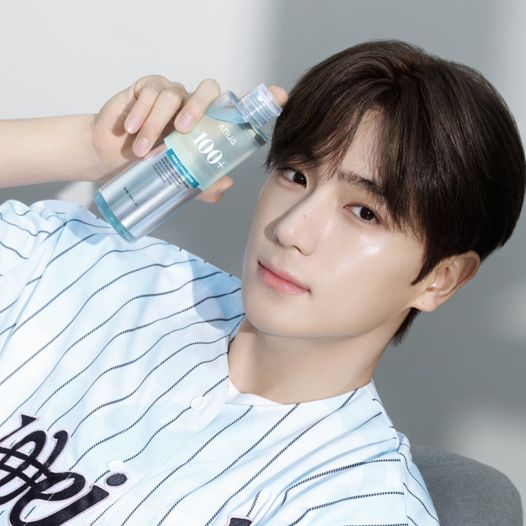 A moment captured by THE BOYZ's fan