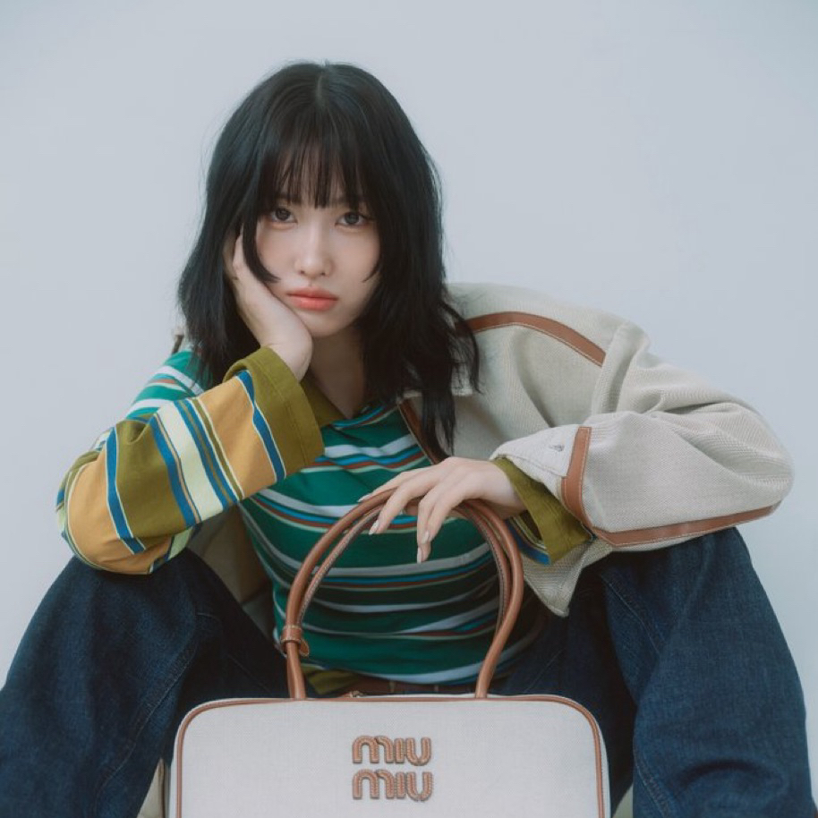 Foto aktivitas terbaru Momo (TWICE)