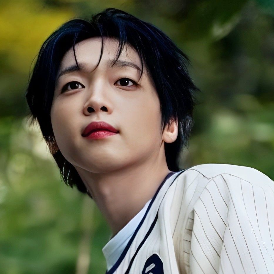 Recent activity shot of Jeong Sewoon