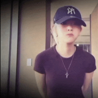 Recent activity shot of Suyeon (VVUP)