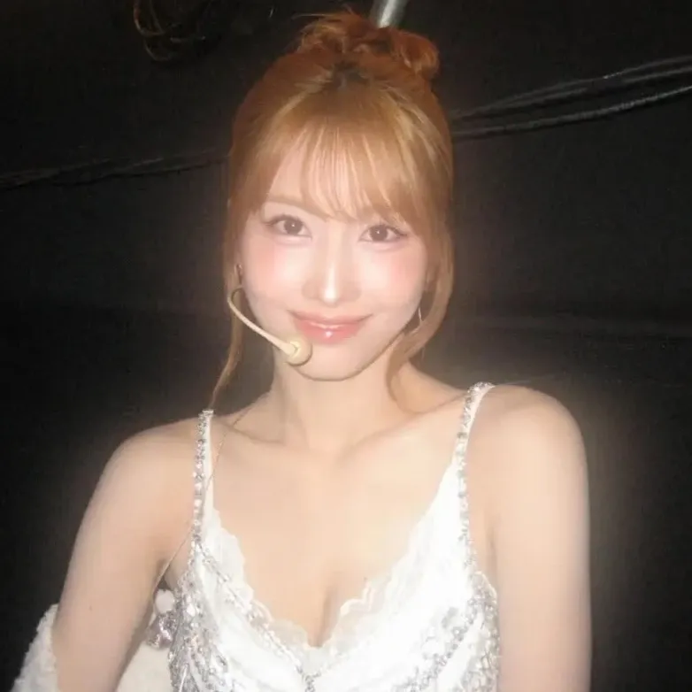 モモ (TWICE)の最新写真