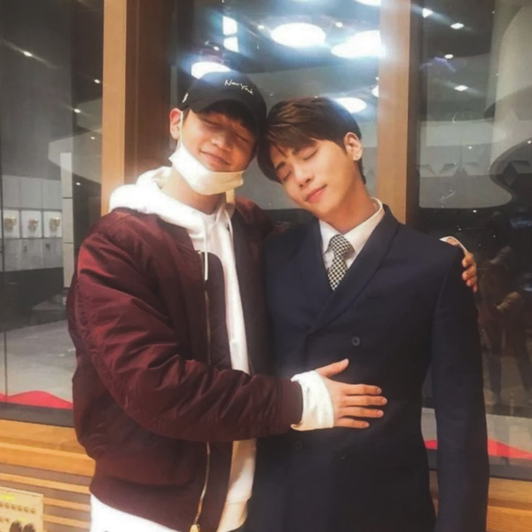 Signature photo of SHINee capturing their charm