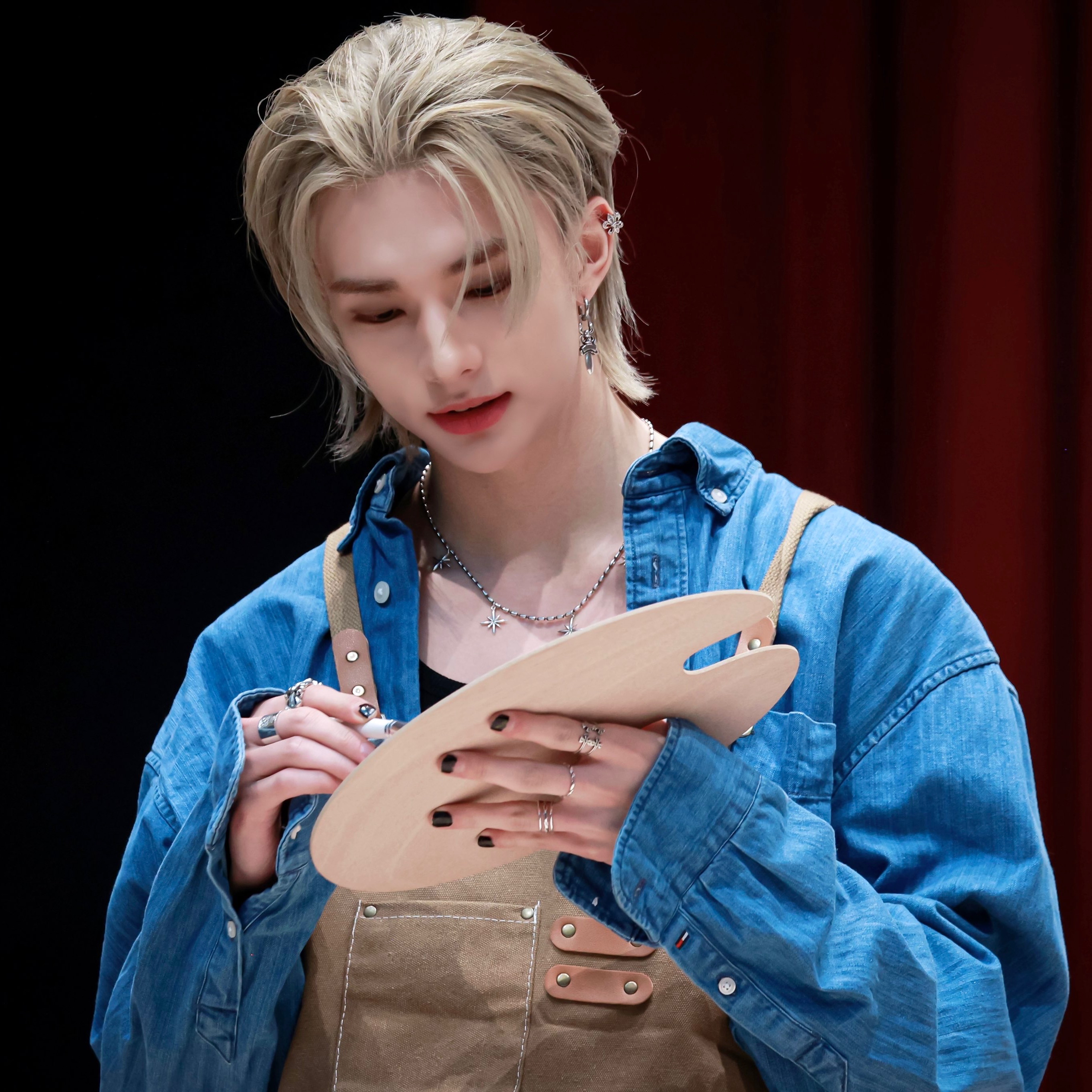 Behind-the-scenes cut of Hyunjin (Stray Kids)