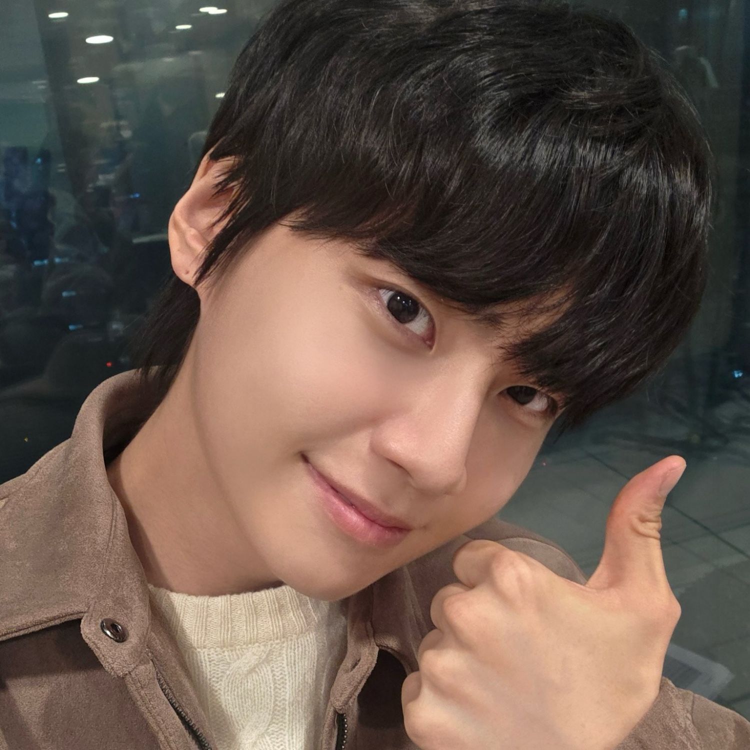 A moment captured by Lee Jinhyuk's fan