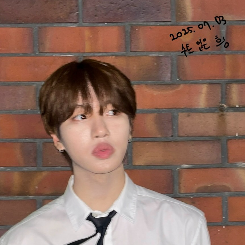 Potret di balik layar Huiwon (n.SSign)